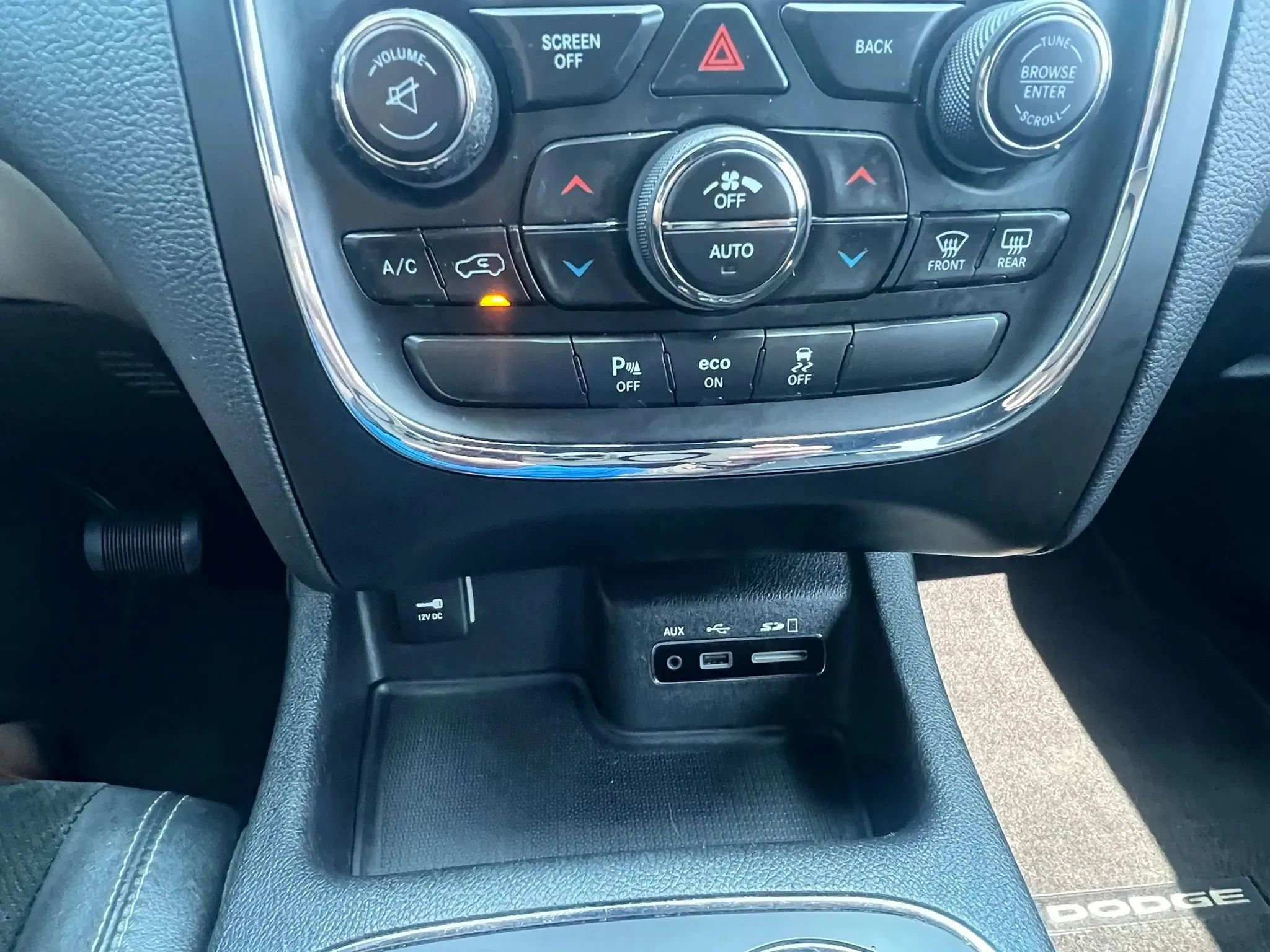 Used 2015 Dodge Durango SXT w/ Blacktop Package AWD/4WD image 23