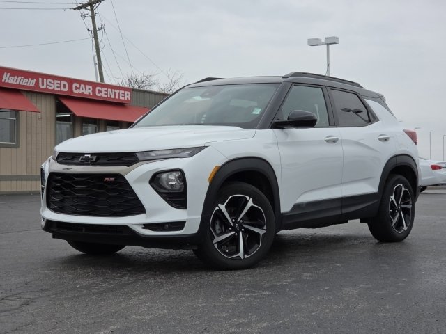 Used 2023 Chevrolet TrailBlazer RS w/ Sun and Liftgate Package image 2