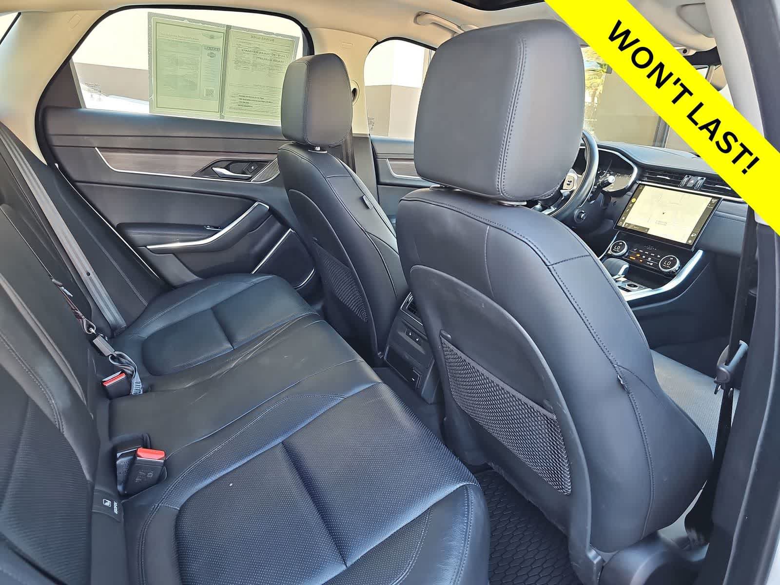 Used 2022 Jaguar XF SE RWD image 16