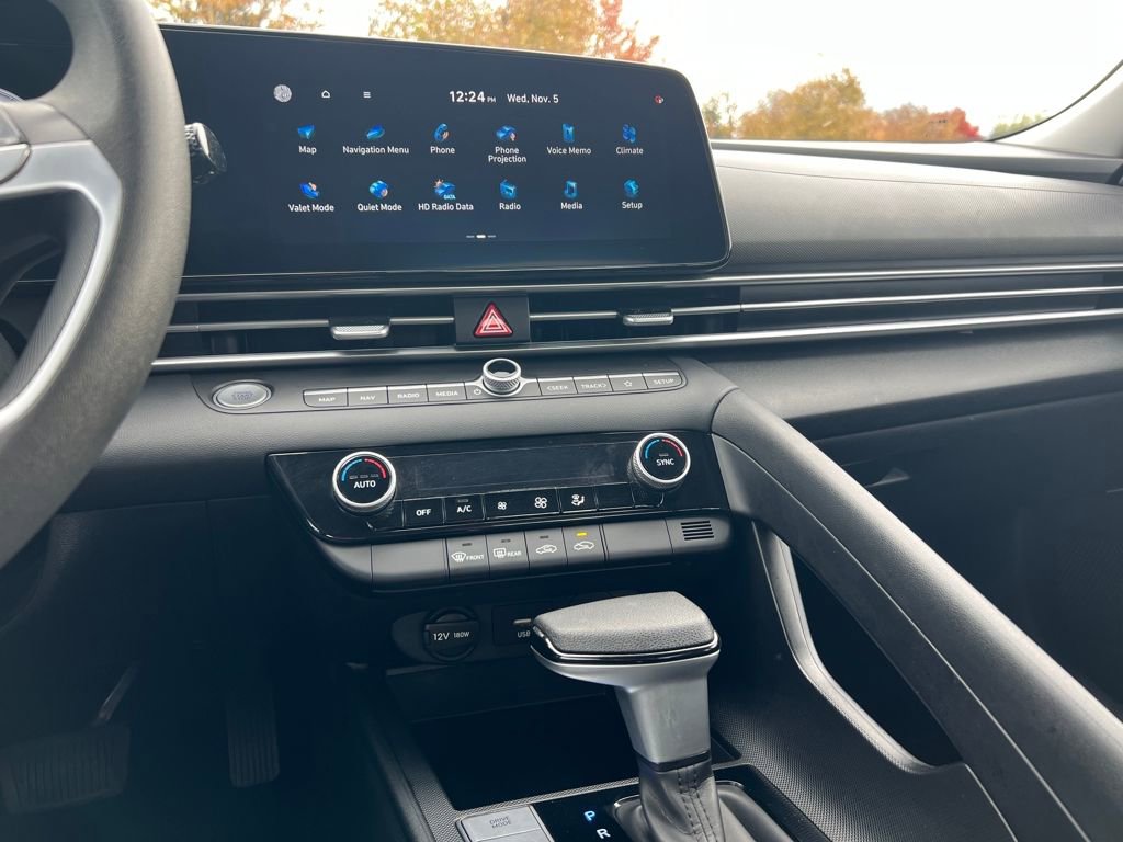 Used 2024 Hyundai Elantra SEL image 22