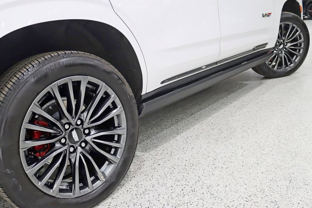 Used 2024 Cadillac Escalade V AWD/4WD image 12
