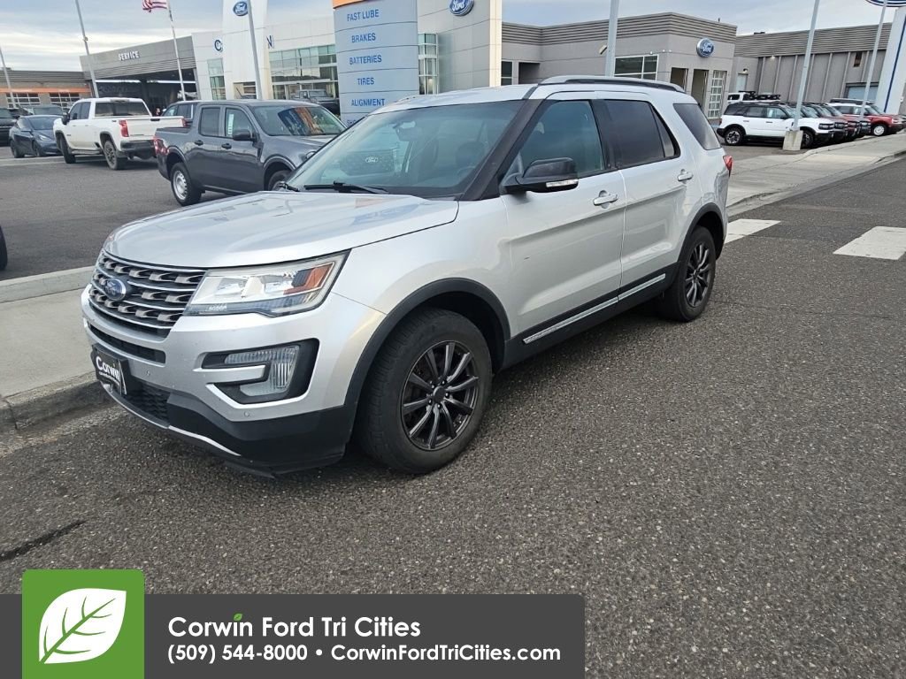 Used 2016 Ford Explorer XLT w/ Equipment Group 202A AWD/4WD image 10