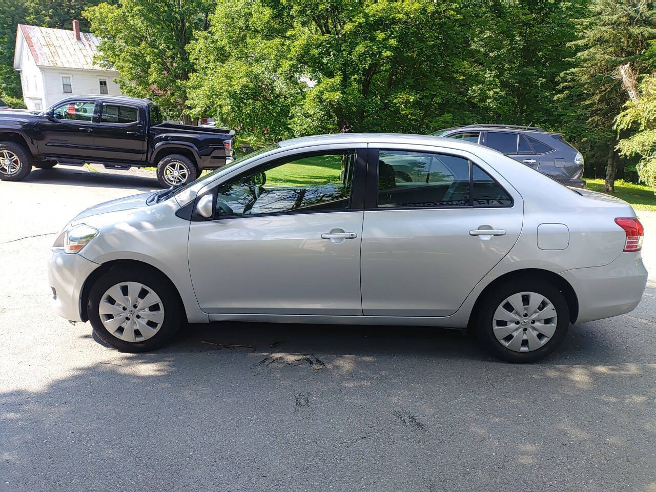 Used 2012 Toyota Yaris Sedan FWD image 1