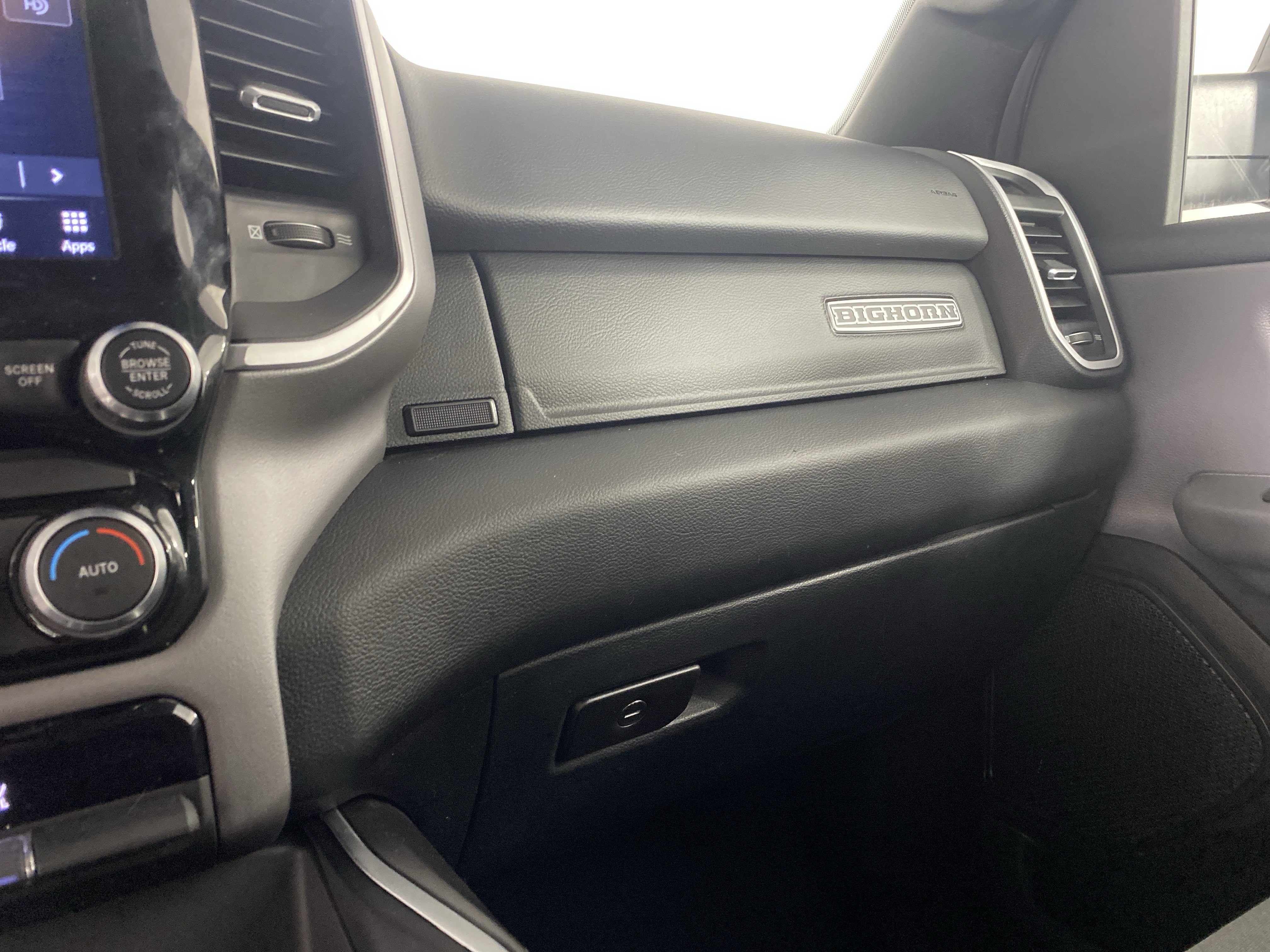 Used 2022 RAM 1500 Big Horn AWD/4WD image 29