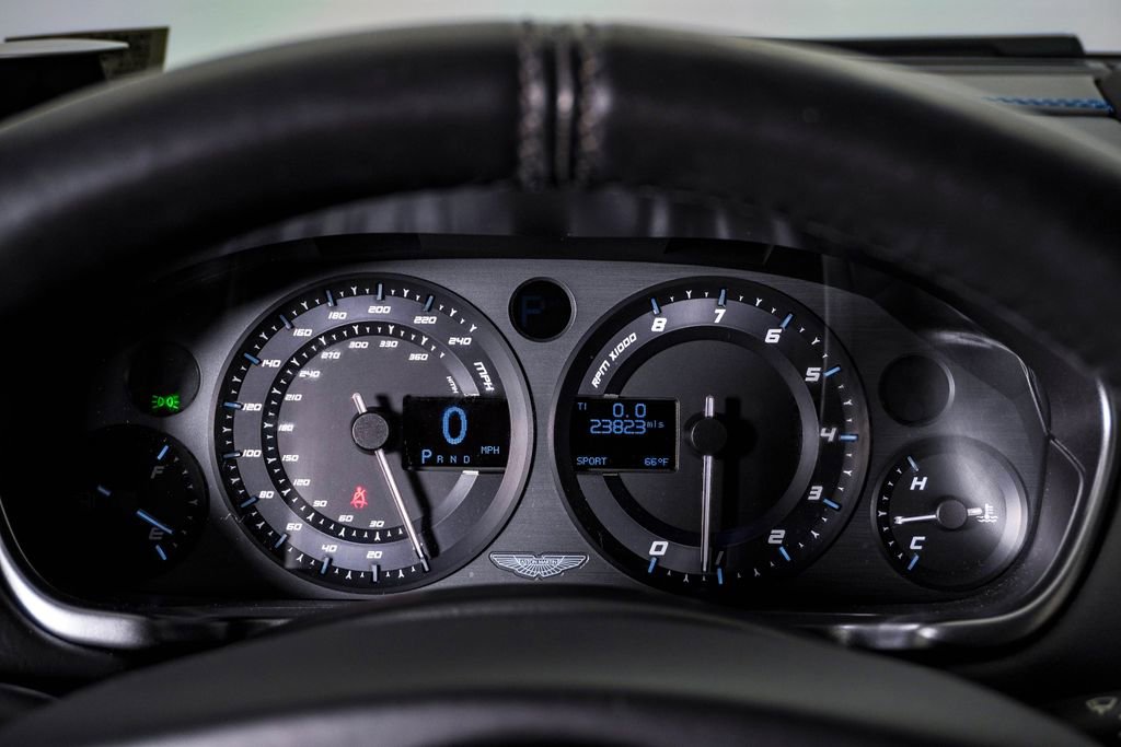 Used 2014 Aston Martin Vanquish Coupe image 25