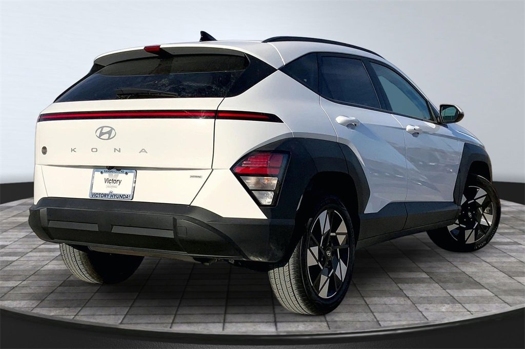 Used 2025 Hyundai Kona SEL image 5