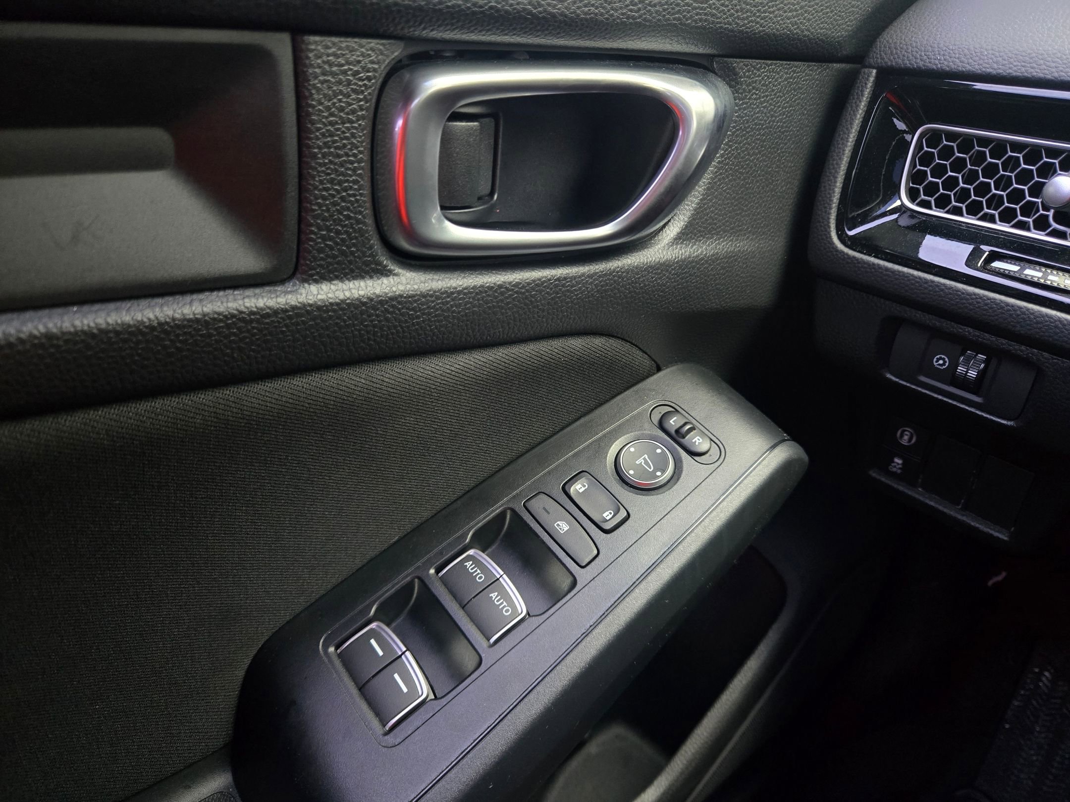 Used 2023 Honda Civic Sport image 21