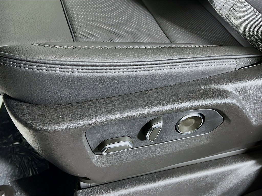 New 2026 GMC Sierra 3500 Denali w/ Denali Reserve Package image 16