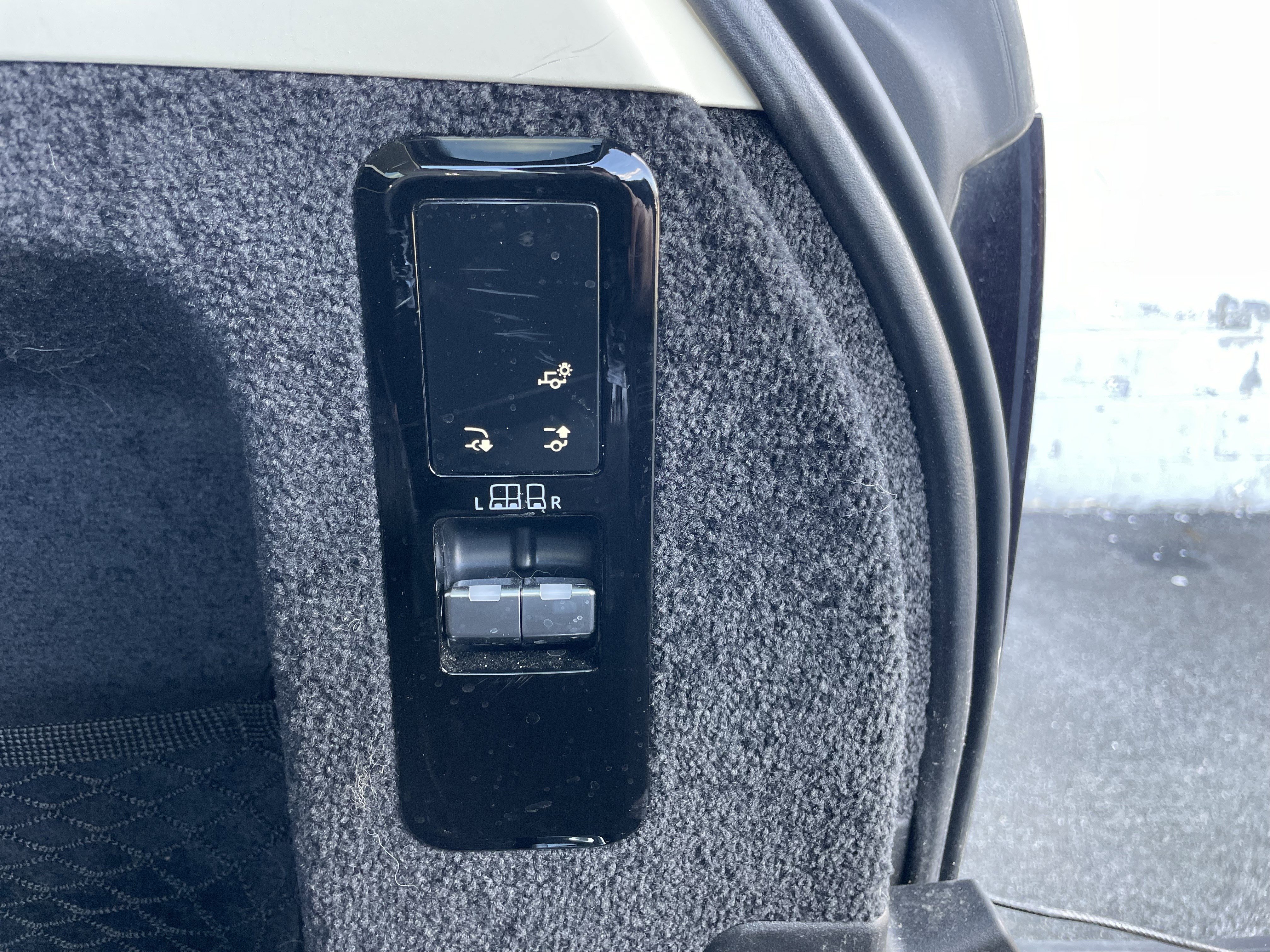 Used 2024 Land Rover Range Rover SE image 37