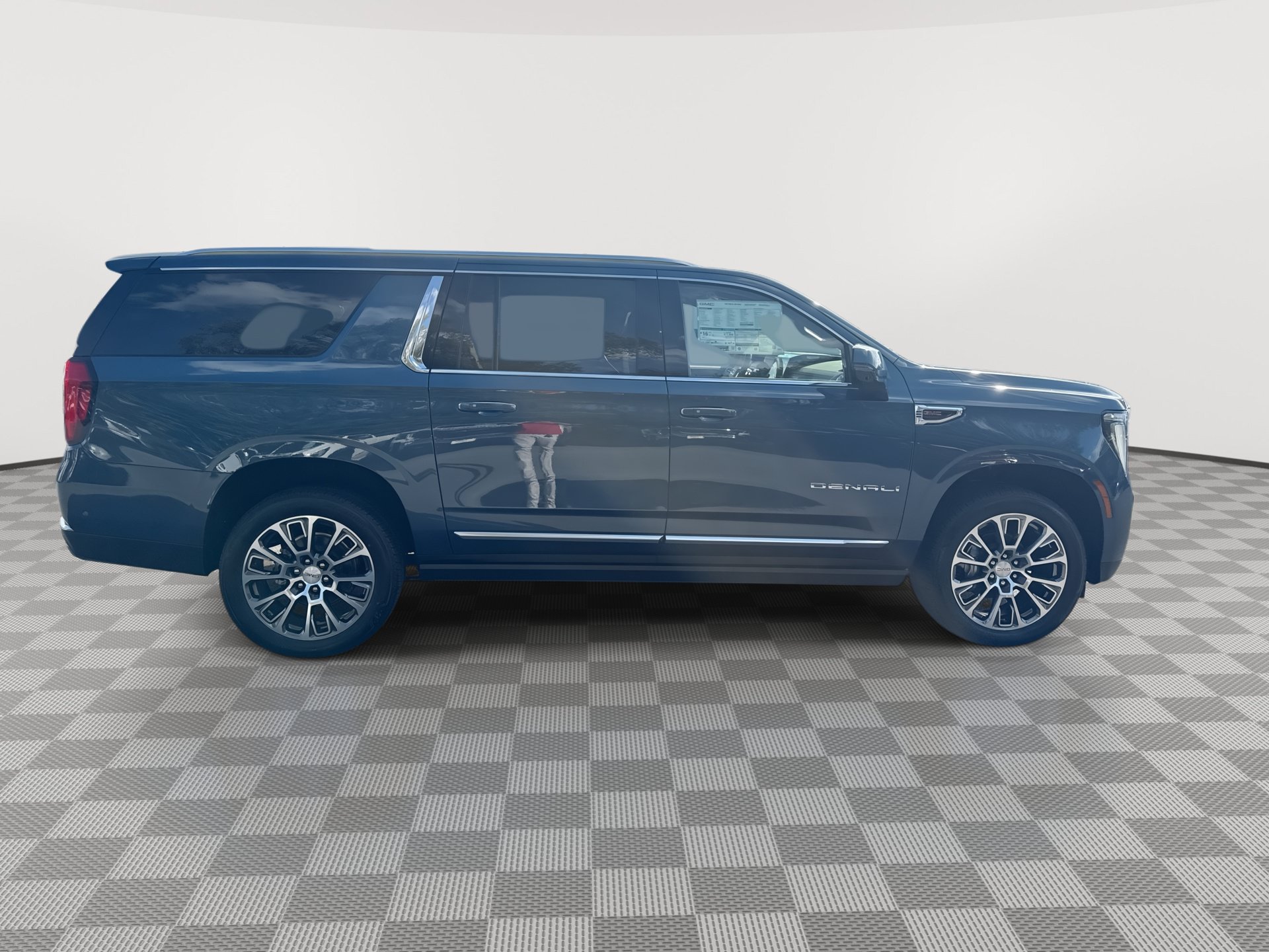 New 2026 GMC Yukon XL Denali w/ Denali Reserve Package AWD/4WD image 9