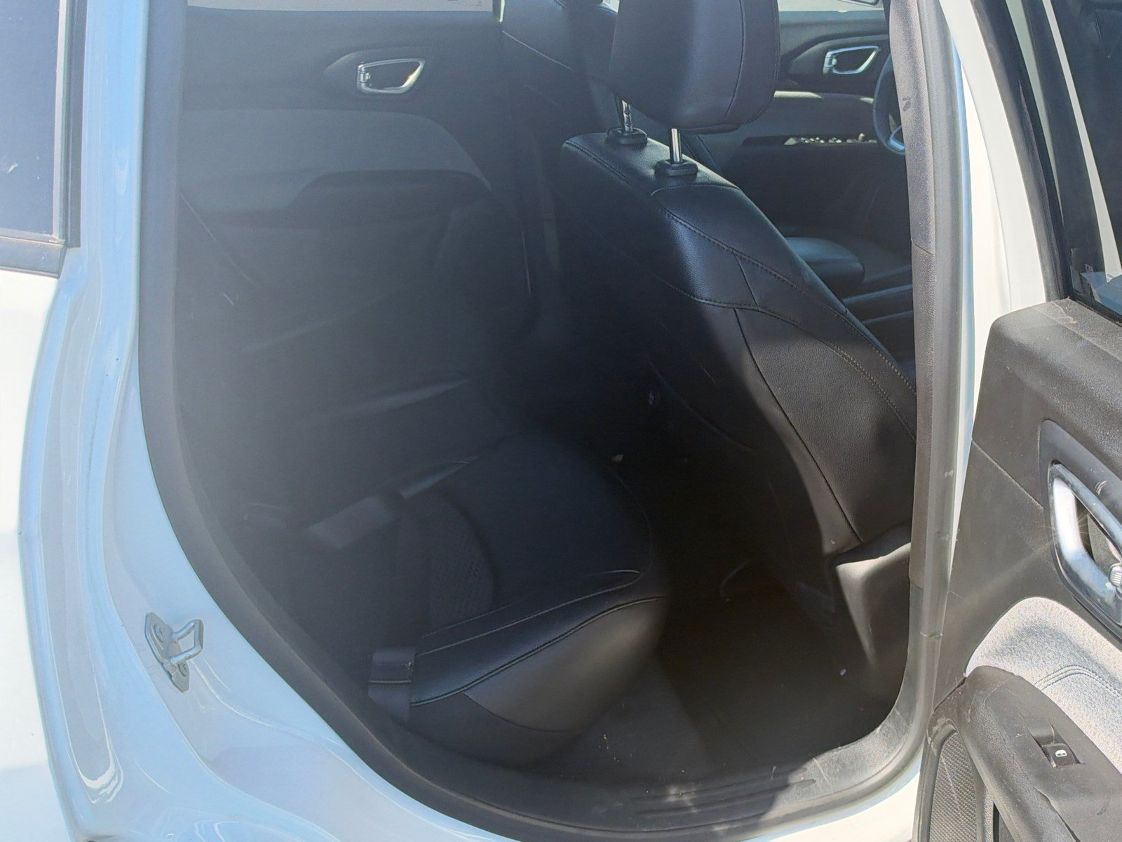 Used 2024 Jeep Compass Latitude AWD/4WD image 15