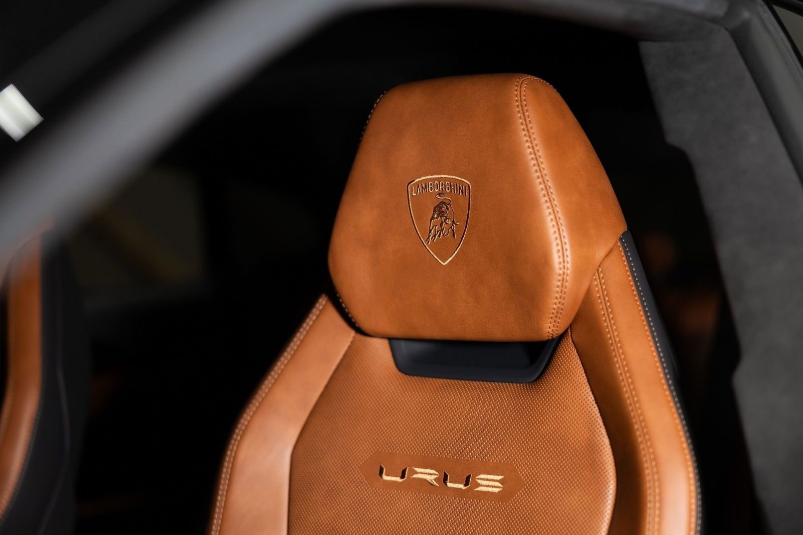 Used 2023 Lamborghini Urus S AWD/4WD image 50