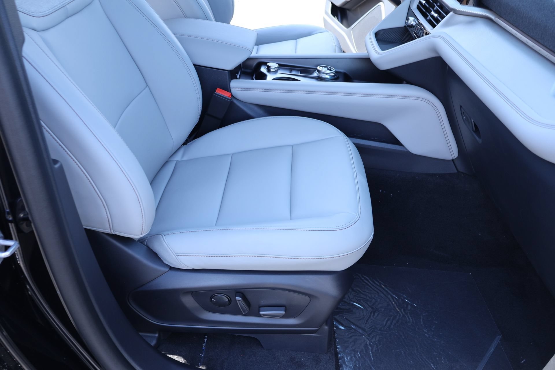 New 2026 Ford Explorer Active w/ Active Comfort Package RWD image 15