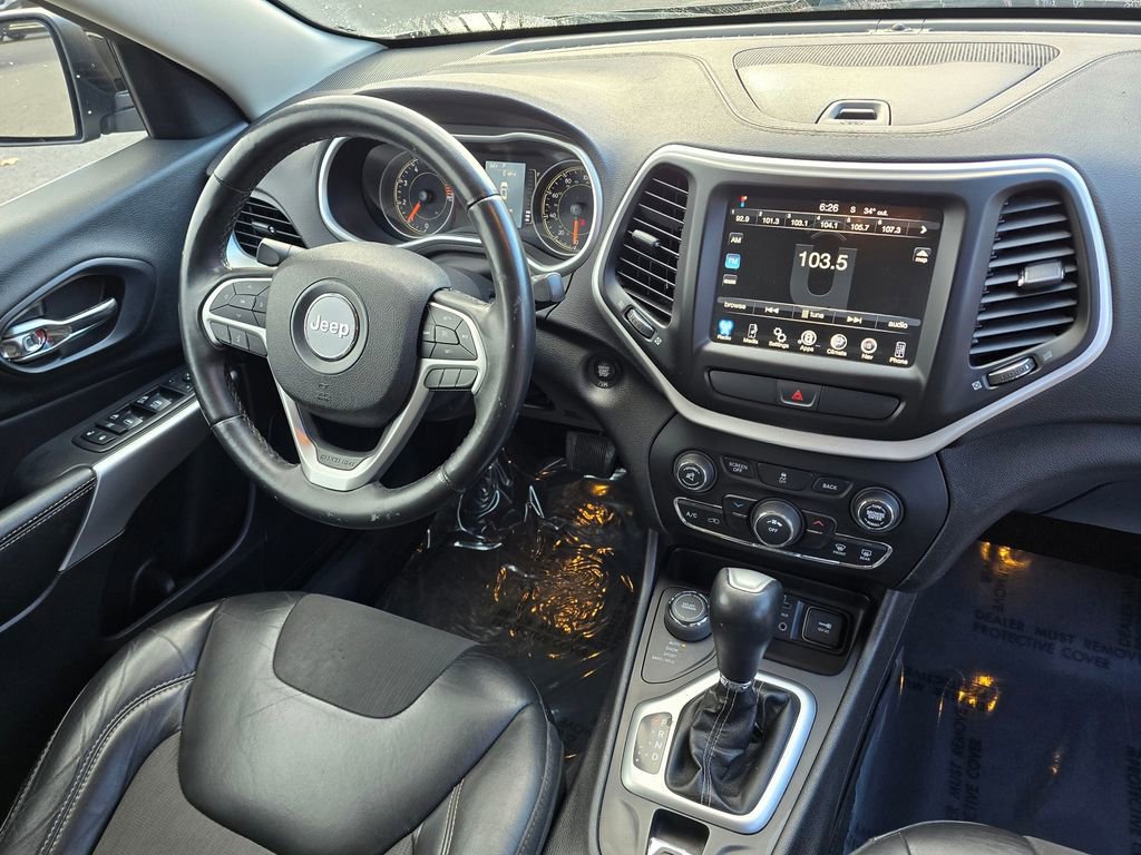 Used 2018 Jeep Cherokee Latitude Plus image 13