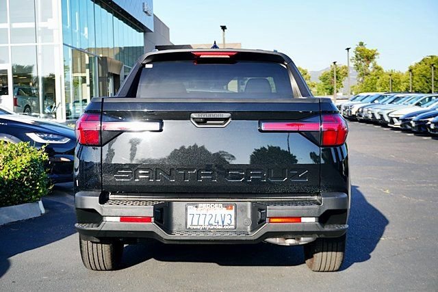 Certified 2025 Hyundai Santa Cruz SEL FWD image 9