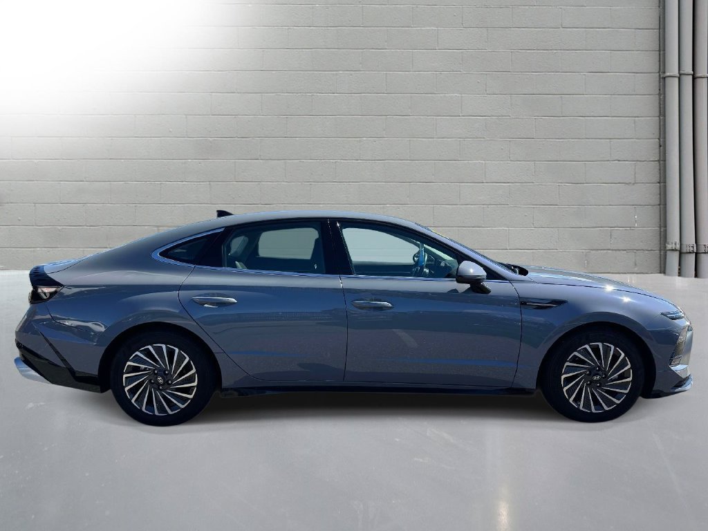 Used 2025 Hyundai Sonata SEL FWD image 5