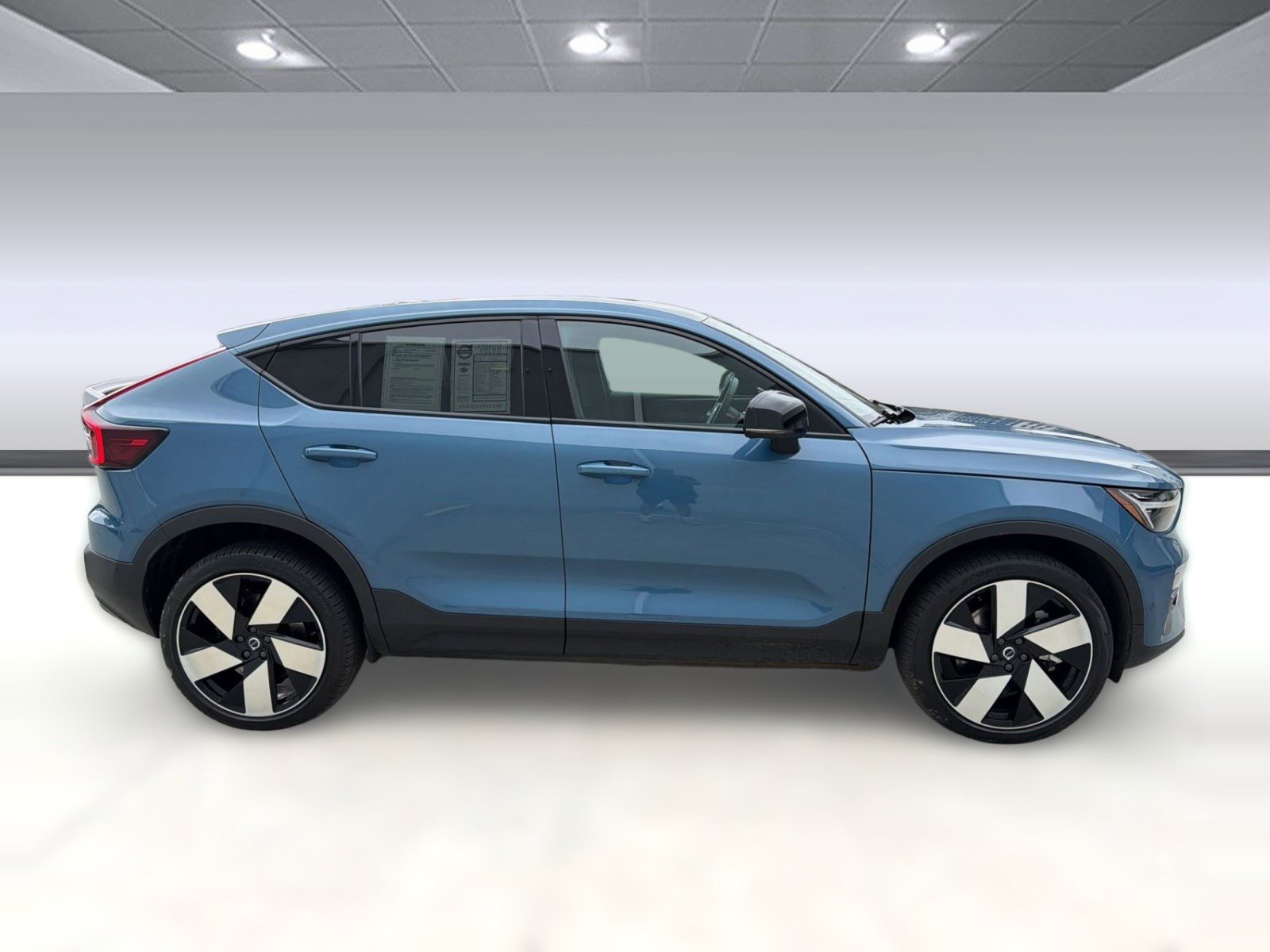 Certified 2023 Volvo C40 P8 Recharge Ultimate image 7