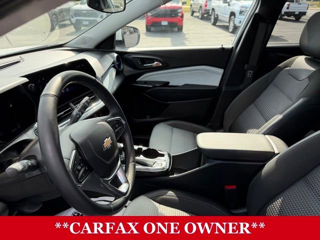Used 2025 Chevrolet Trax LT w/ LT Convenience Package image 7