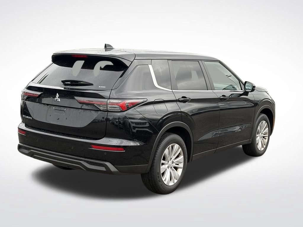 Used 2025 Mitsubishi Outlander ES AWD/4WD image 5