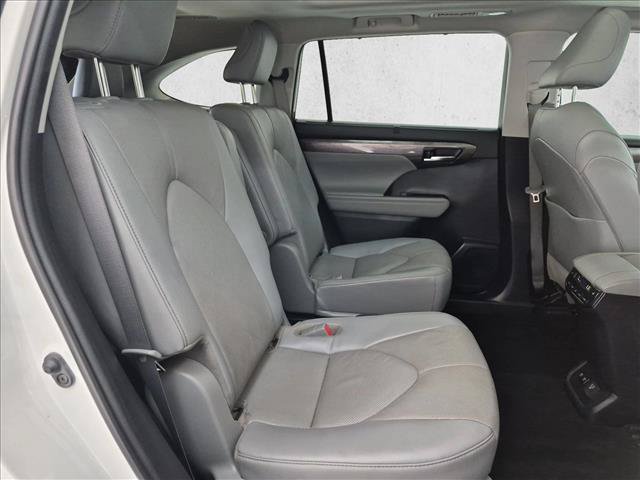 Used 2021 Toyota Highlander Platinum AWD/4WD image 24