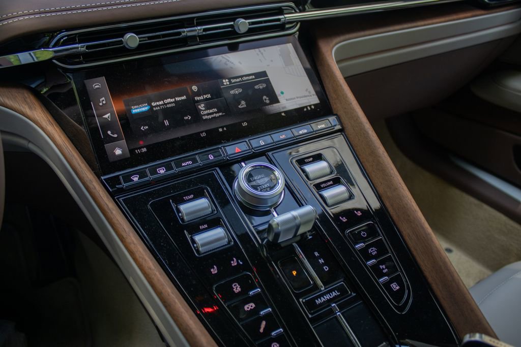 New 2025 Aston Martin DB12 Coupe image 14