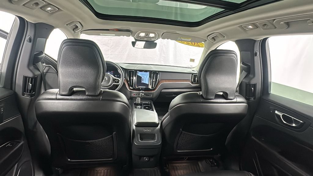 Used 2023 Volvo XC60 B5 Plus w/ Climate Package image 18