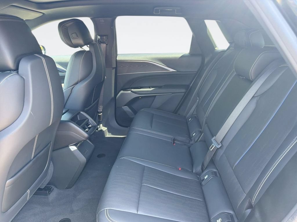 Certified 2024 Cadillac Lyriq Luxury RWD image 24