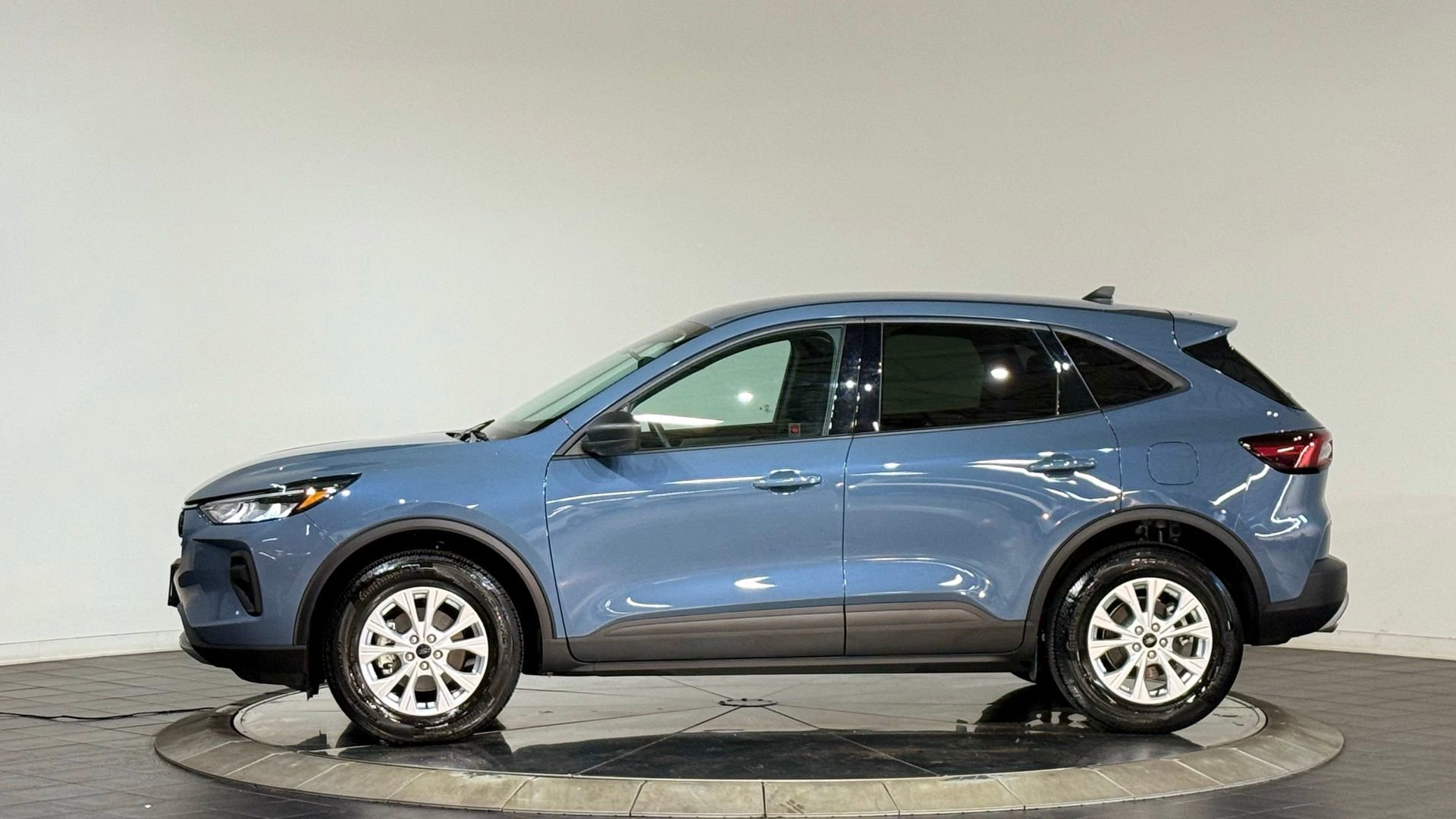 Used 2025 Ford Escape Active image 6