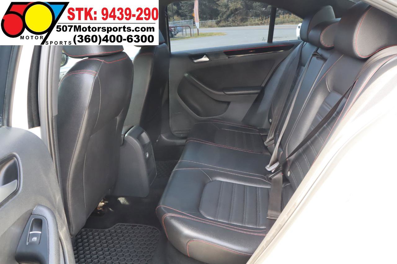 Used 2016 Volkswagen Jetta GLI SE FWD image 14