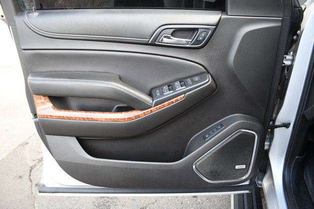 Used 2018 Chevrolet Suburban Premier image 13