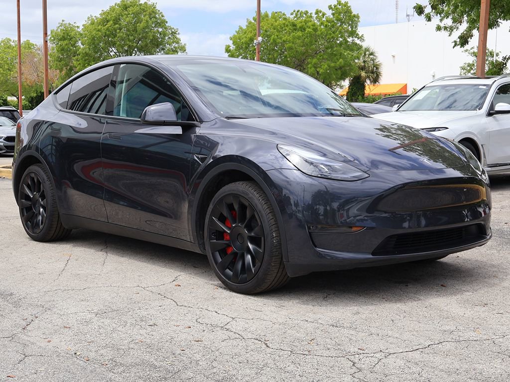 Used 2024 Tesla Model Y Long Range AWD/4WD image 51
