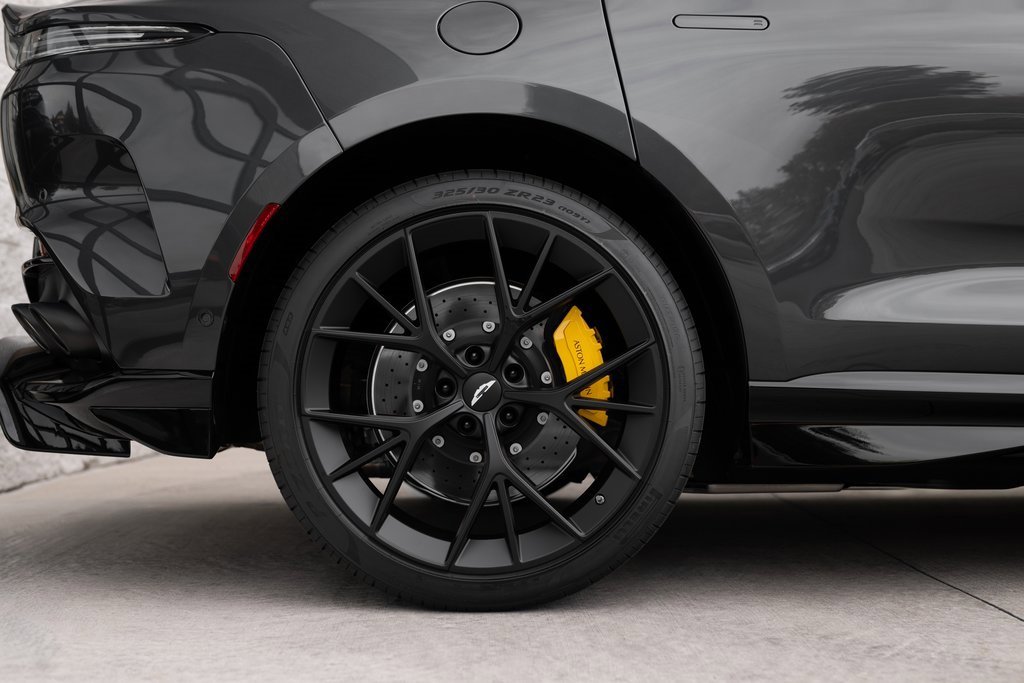 New 2026 Aston Martin DBX 707 image 5