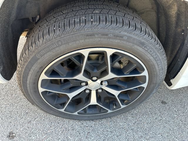 Used 2022 Jeep Grand Cherokee Summit AWD/4WD image 8