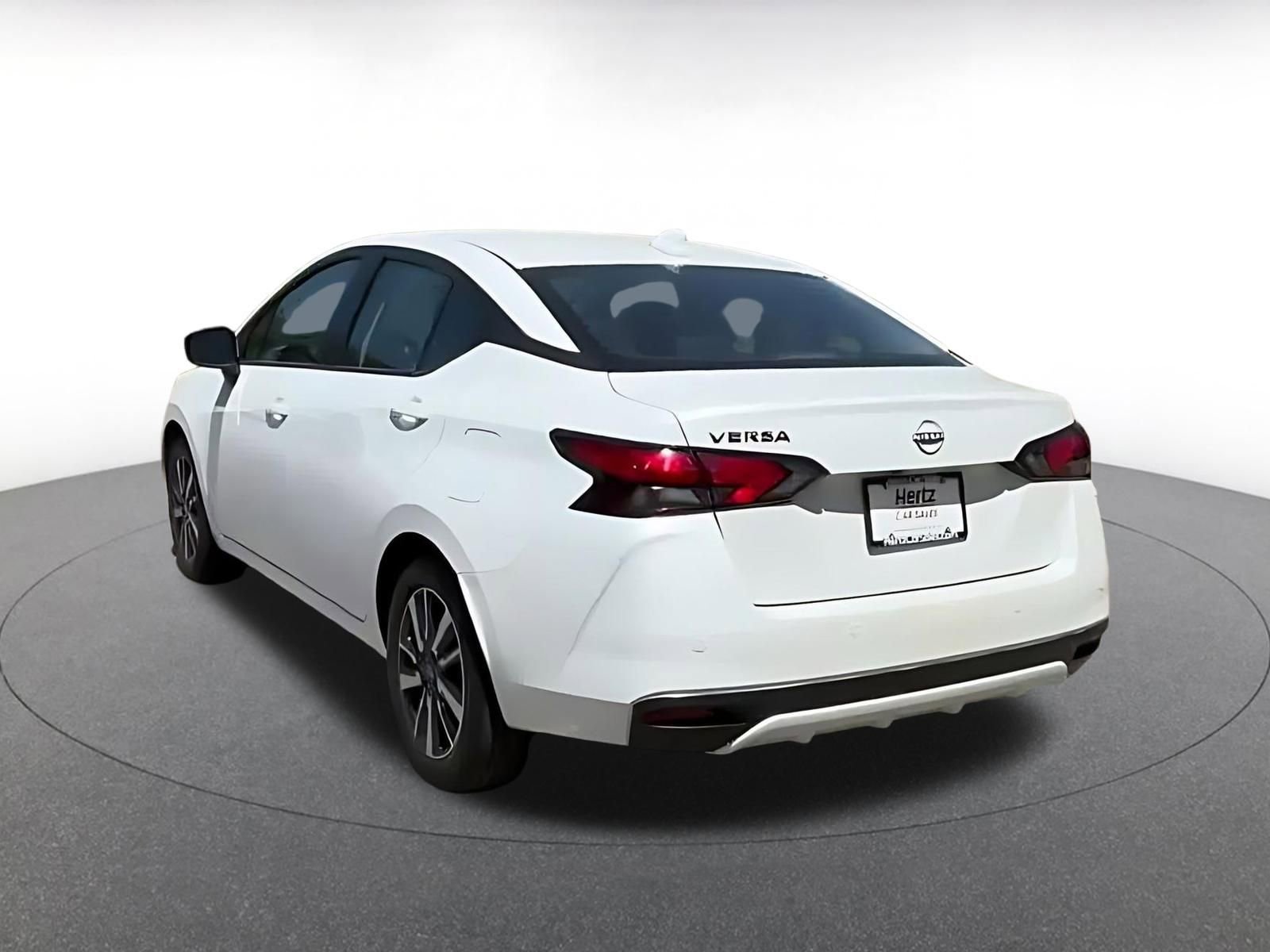 Used 2025 Nissan Versa SV FWD image 11