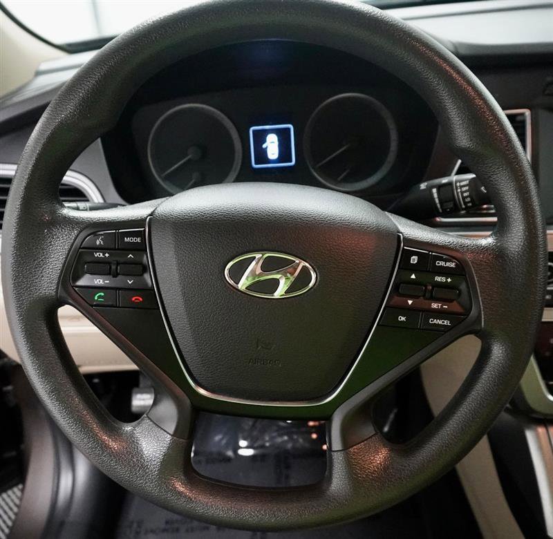 Used 2017 Hyundai Sonata SE image 12