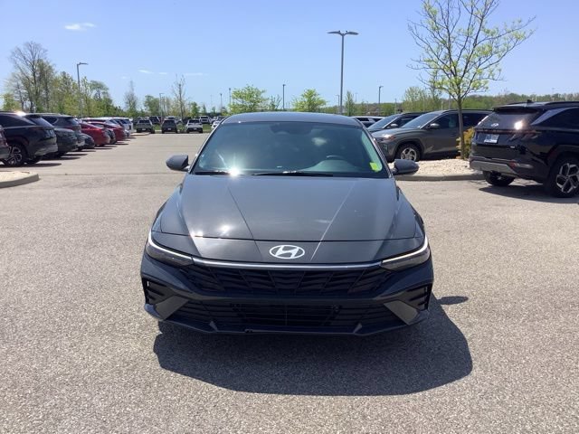 Certified 2024 Hyundai Elantra Blue FWD image 3
