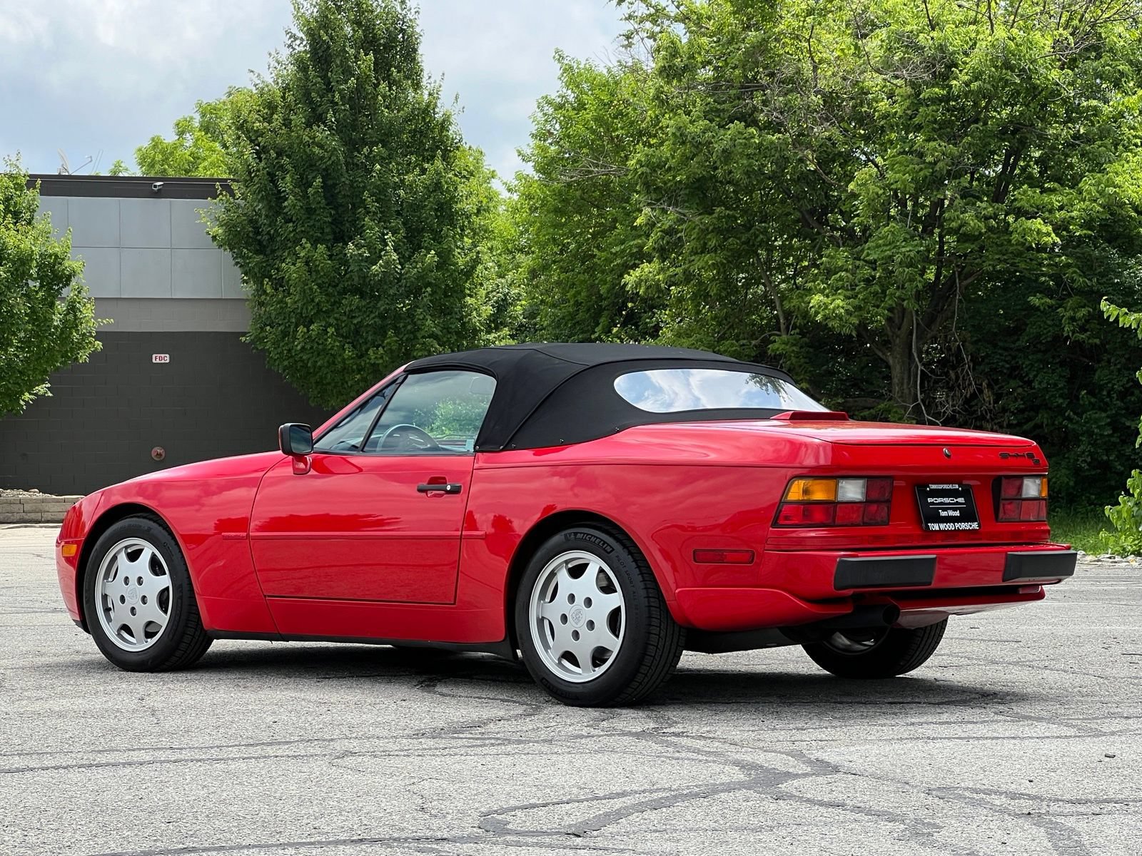 Used 1990 Porsche 944 Cabriolet RWD image 3