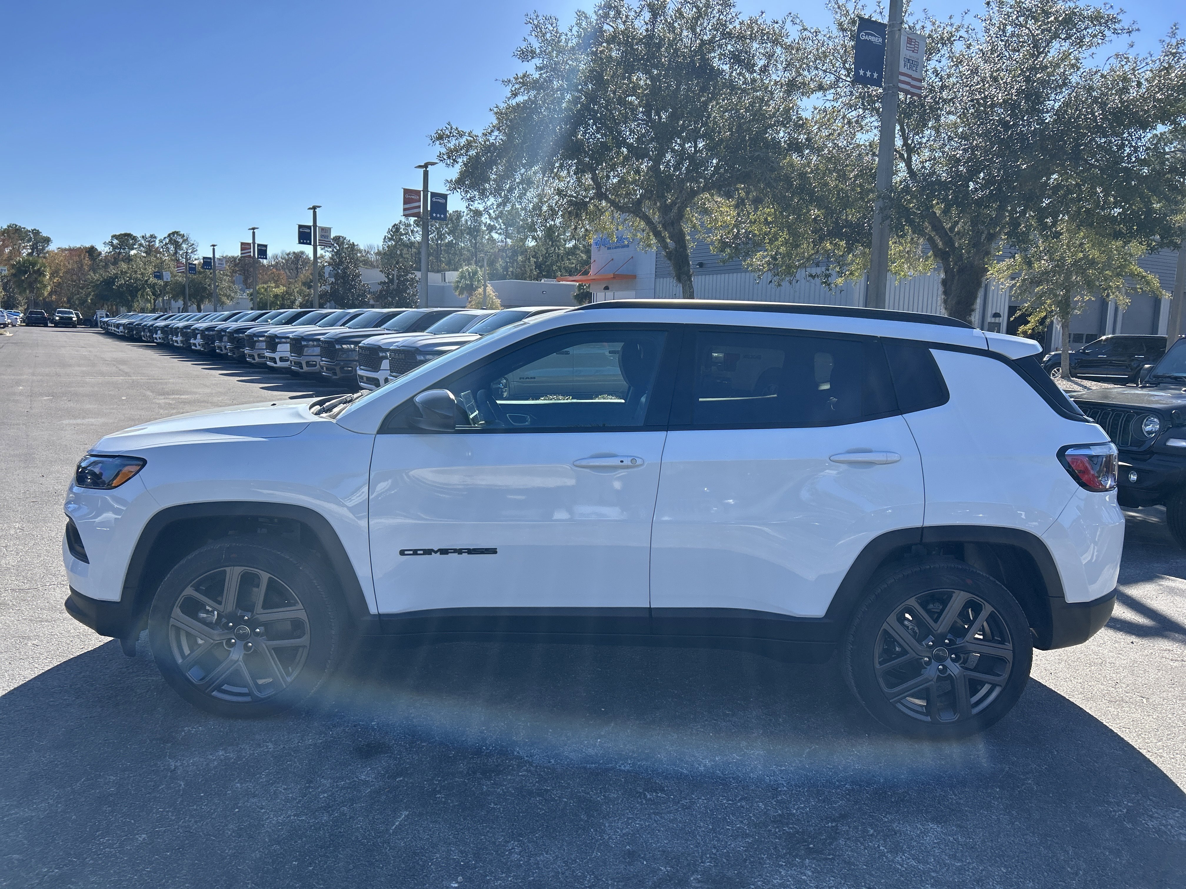 New 2026 Jeep Compass Latitude image 4