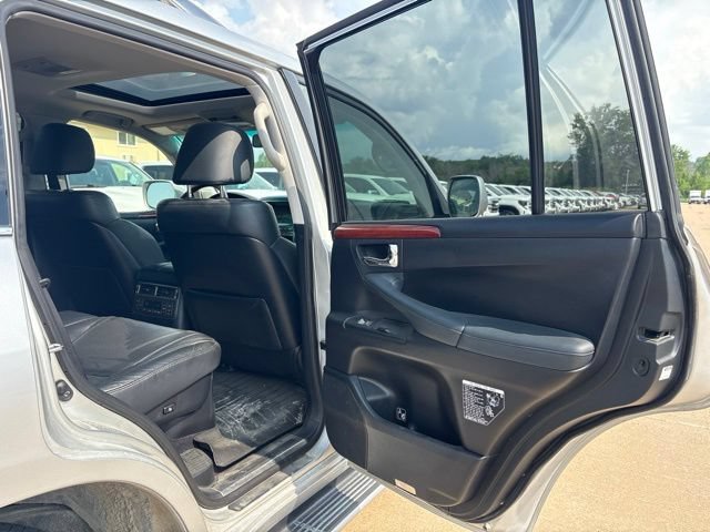 Used 2011 Lexus LX 570 4WD image 19