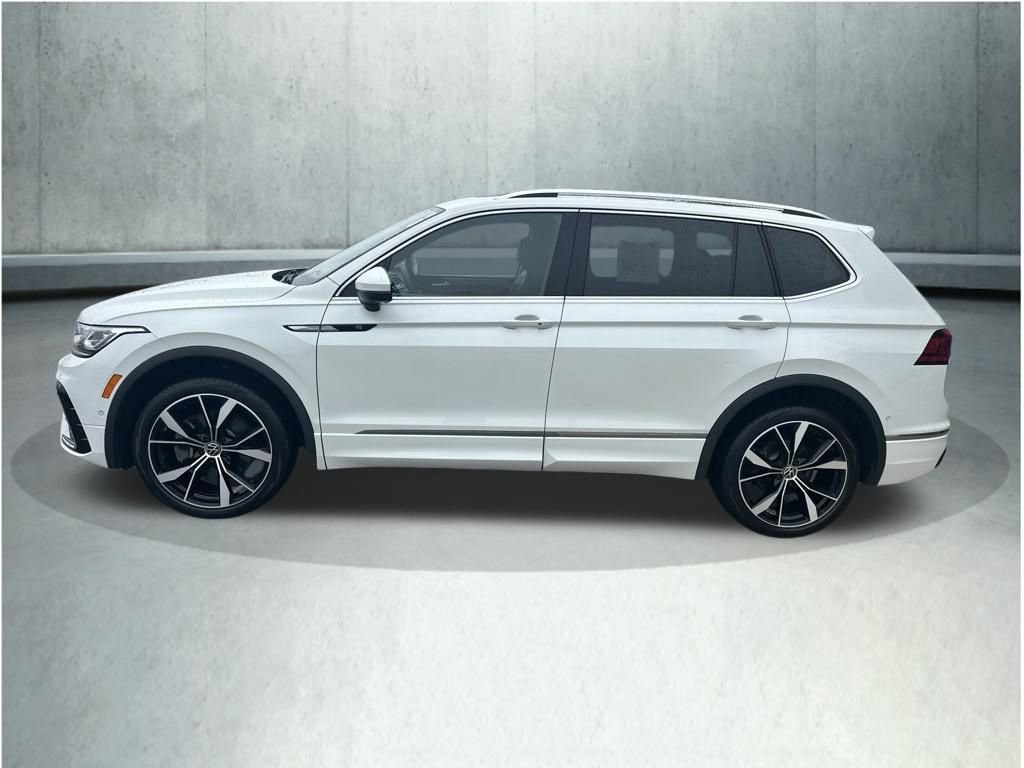 Used 2023 Volkswagen Tiguan SEL R-Line AWD/4WD image 2