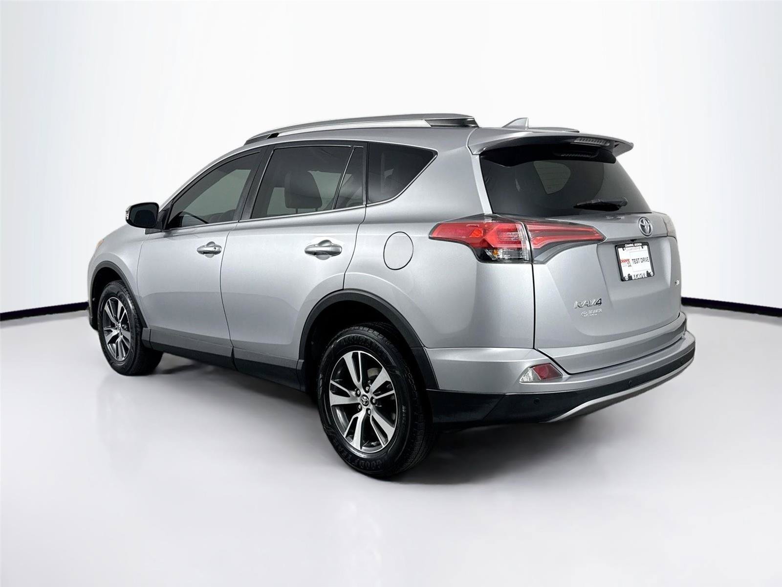 Used 2017 Toyota RAV4 XLE FWD image 11