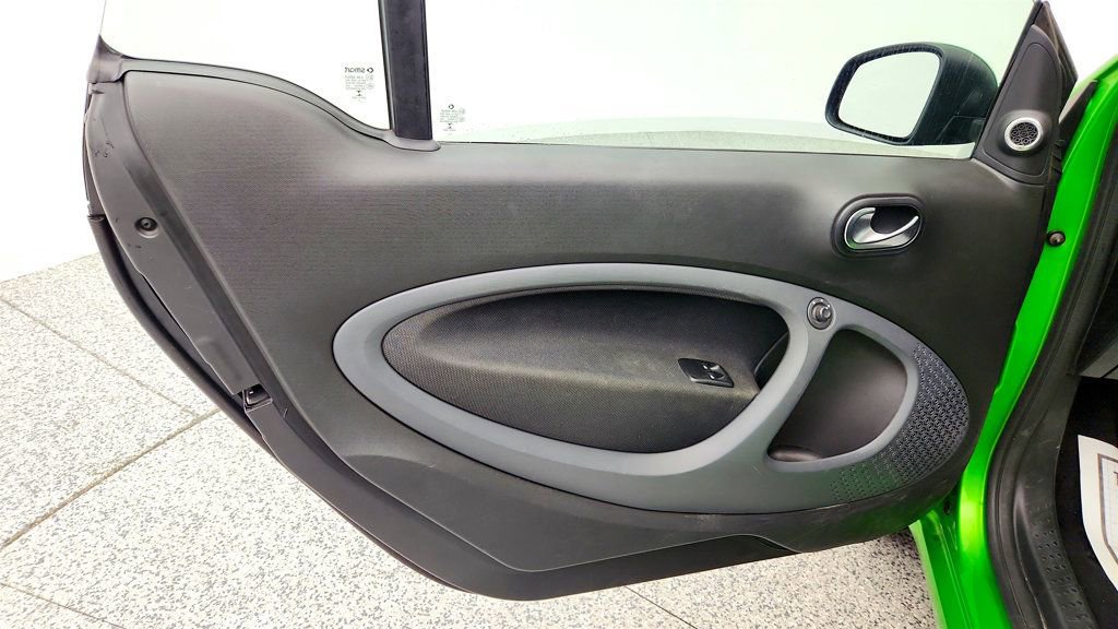 Used 2017 smart fortwo electric drive RWD image 10
