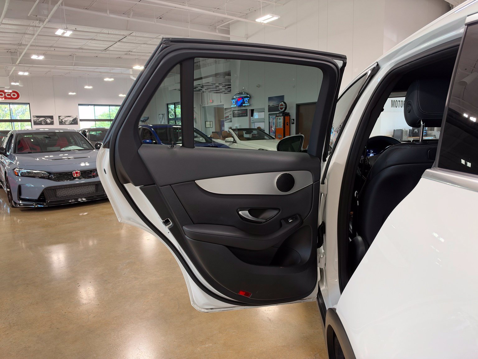Used 2019 Mercedes-Benz GLC 300 image 32