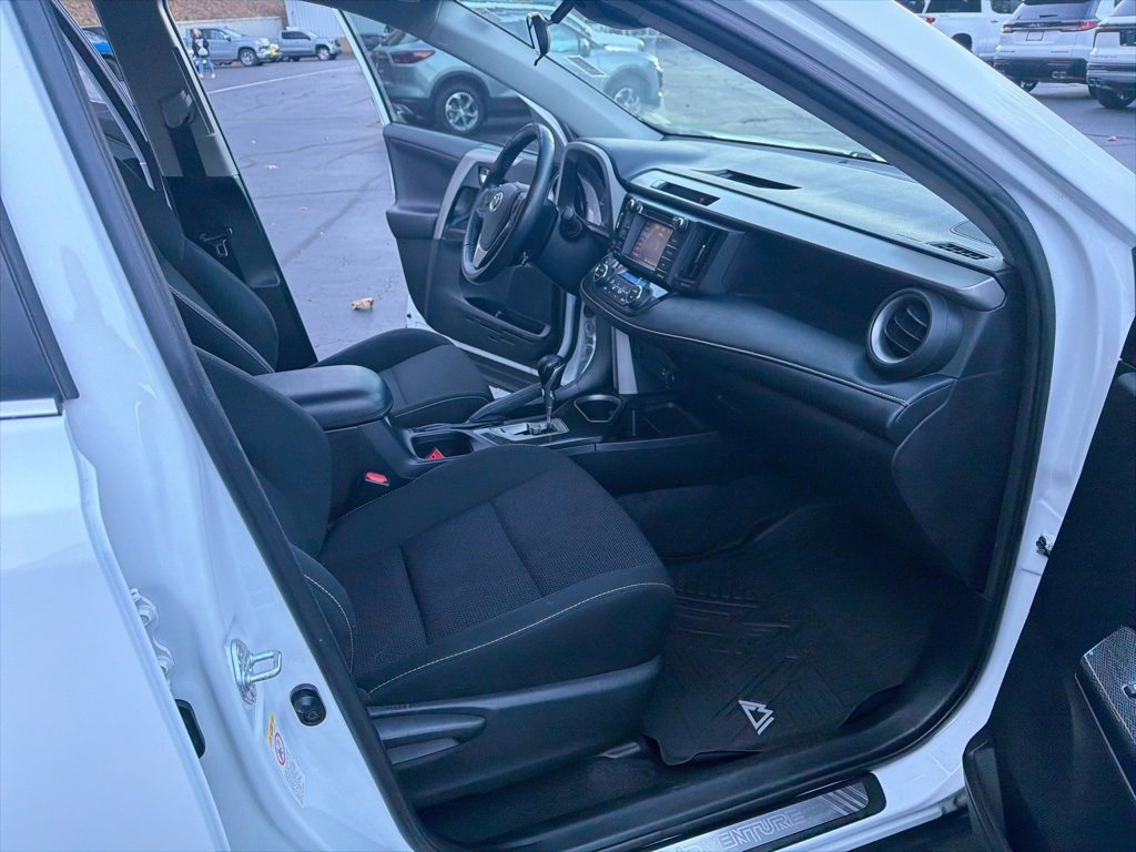 Used 2018 Toyota RAV4 Adventure image 16