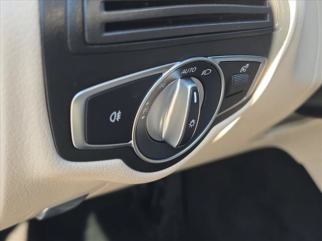 Used 2022 Mercedes-Benz GLC 300 4MATIC w/ Multimedia Package Lite image 10