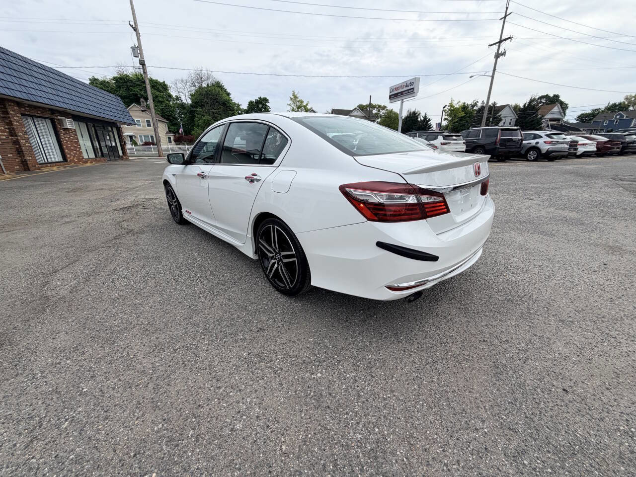 Used 2017 Honda Accord Sport image 20