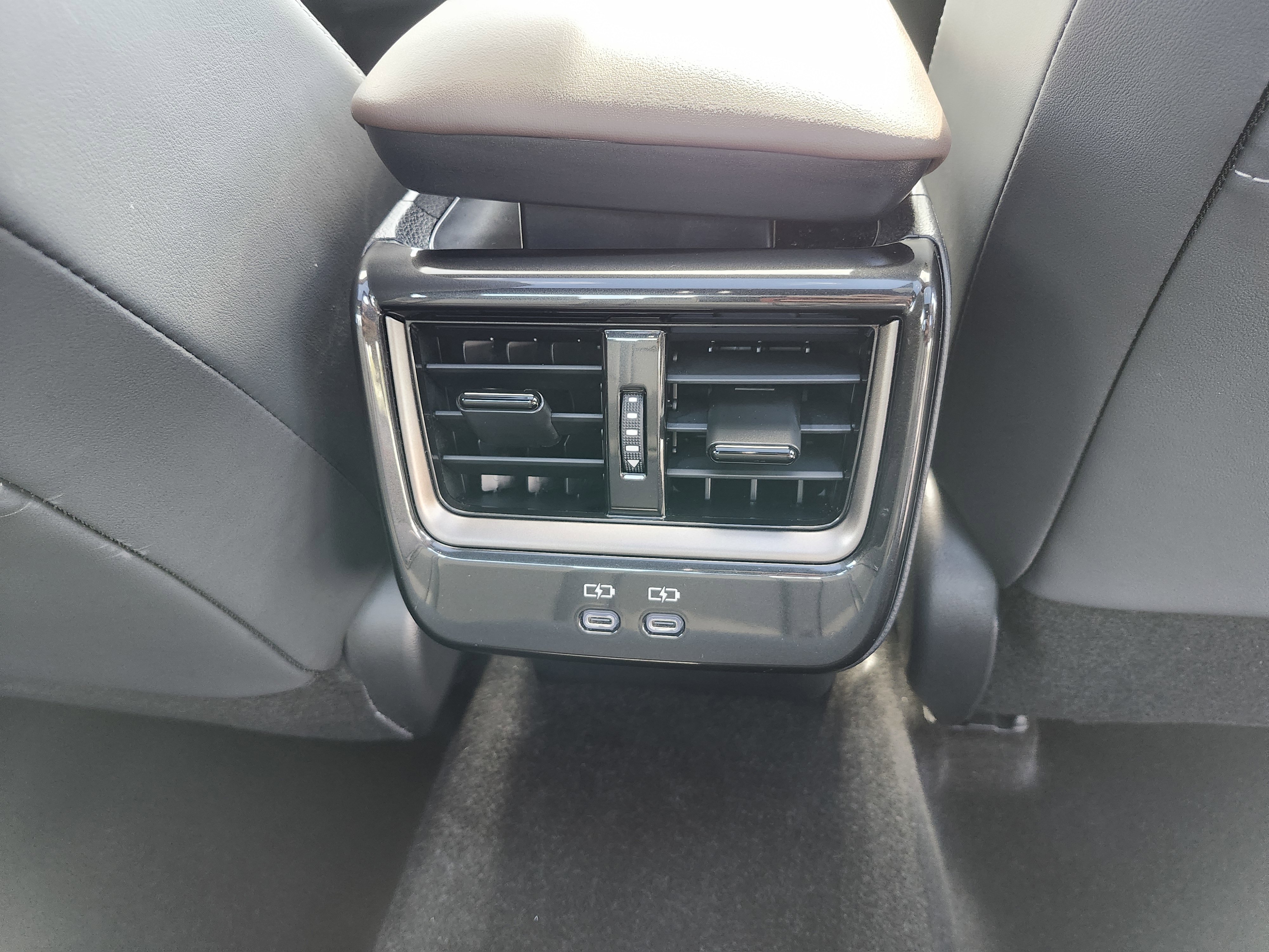 Used 2024 Toyota Crown AWD/4WD image 24
