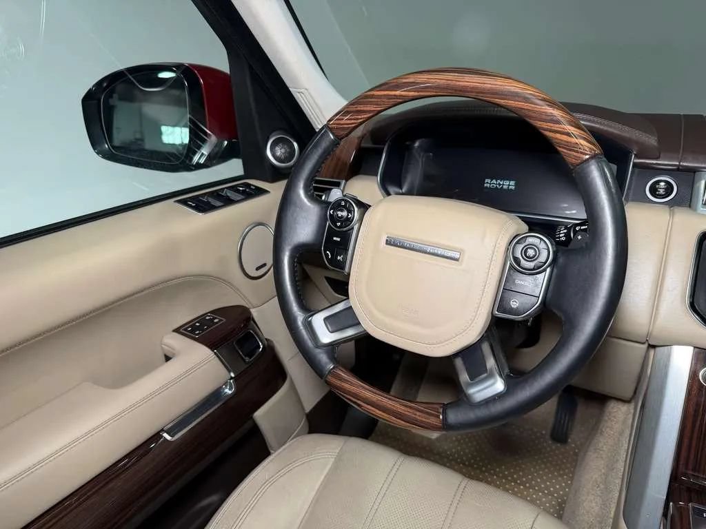 Used 2013 Land Rover Range Rover HSE AWD/4WD image 22