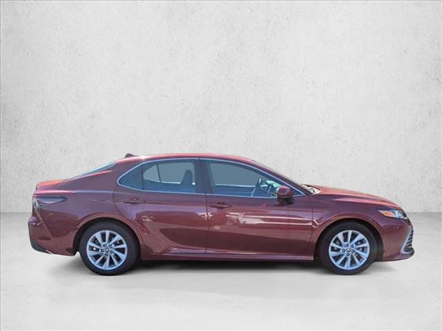 Used 2022 Toyota Camry LE image 4