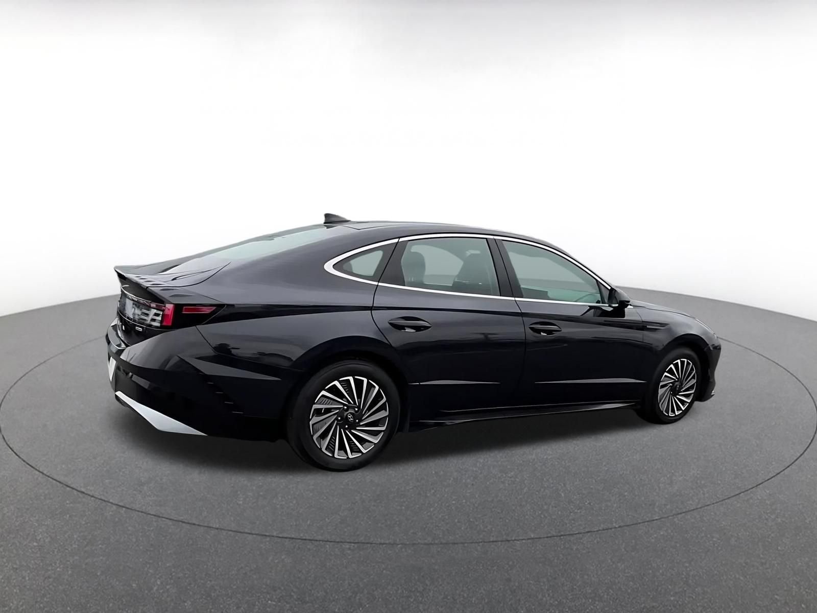 Used 2025 Hyundai Sonata SEL FWD image 7
